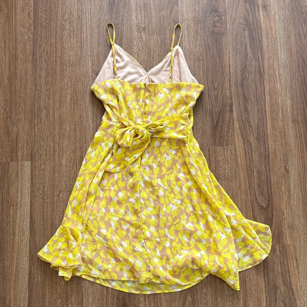 ALL IN FAVOR Yellow Floral Spaghetti Strap Dress Medium - Picture 4 of 5
